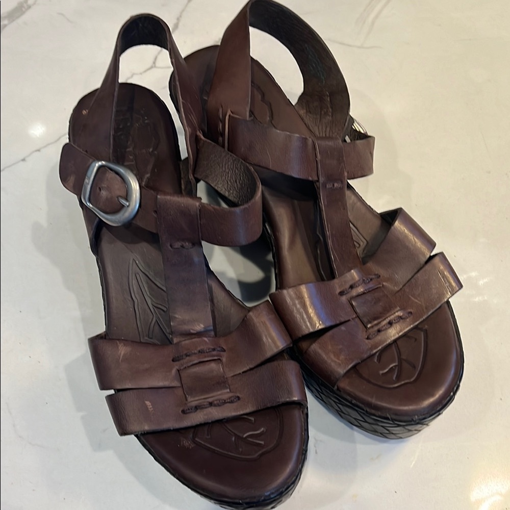 BORN Brown Leather Sandals with Buckle